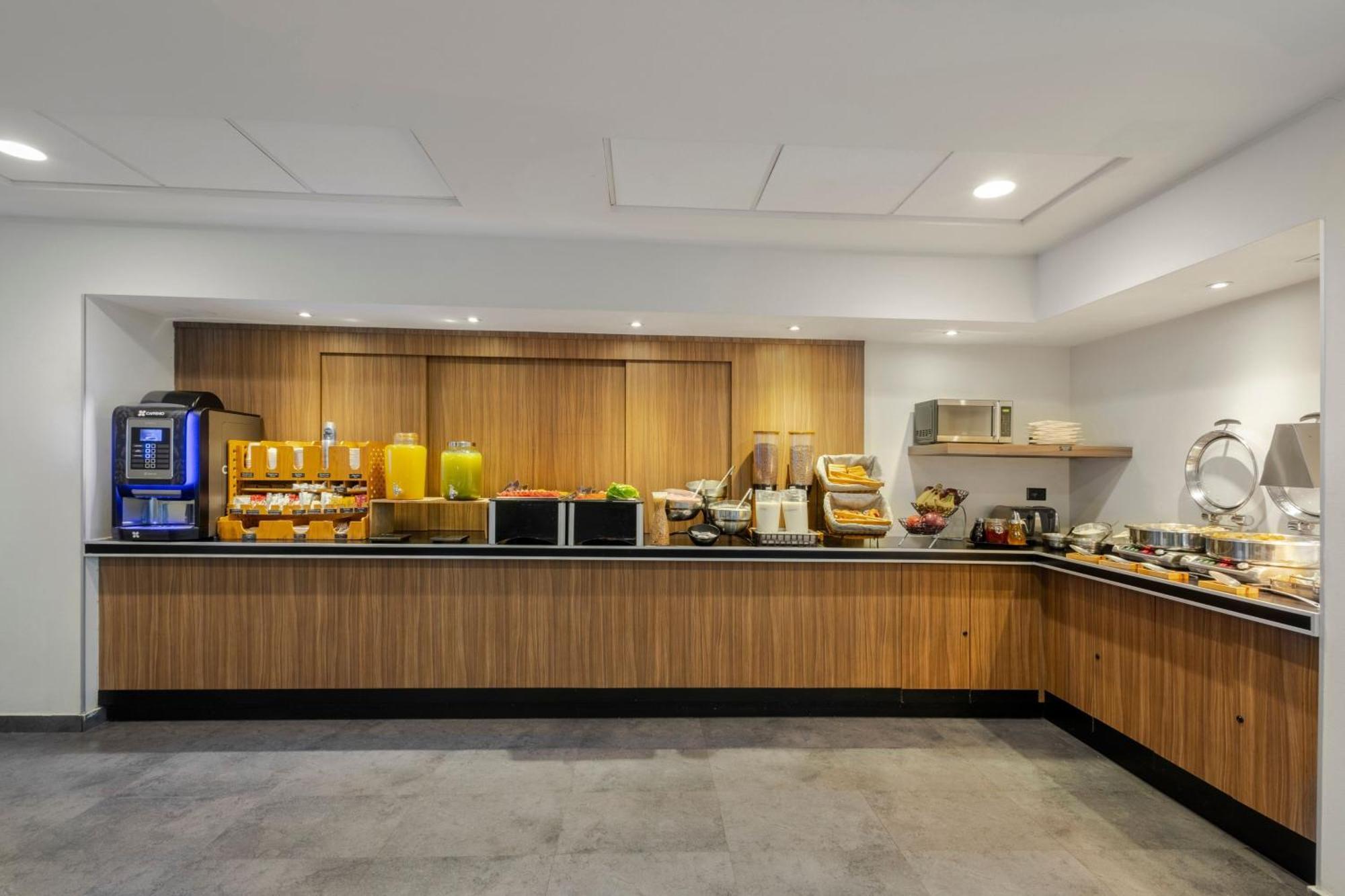City Express By Marriott Guadalajara Aeropuerto Las Pintas Екстериор снимка