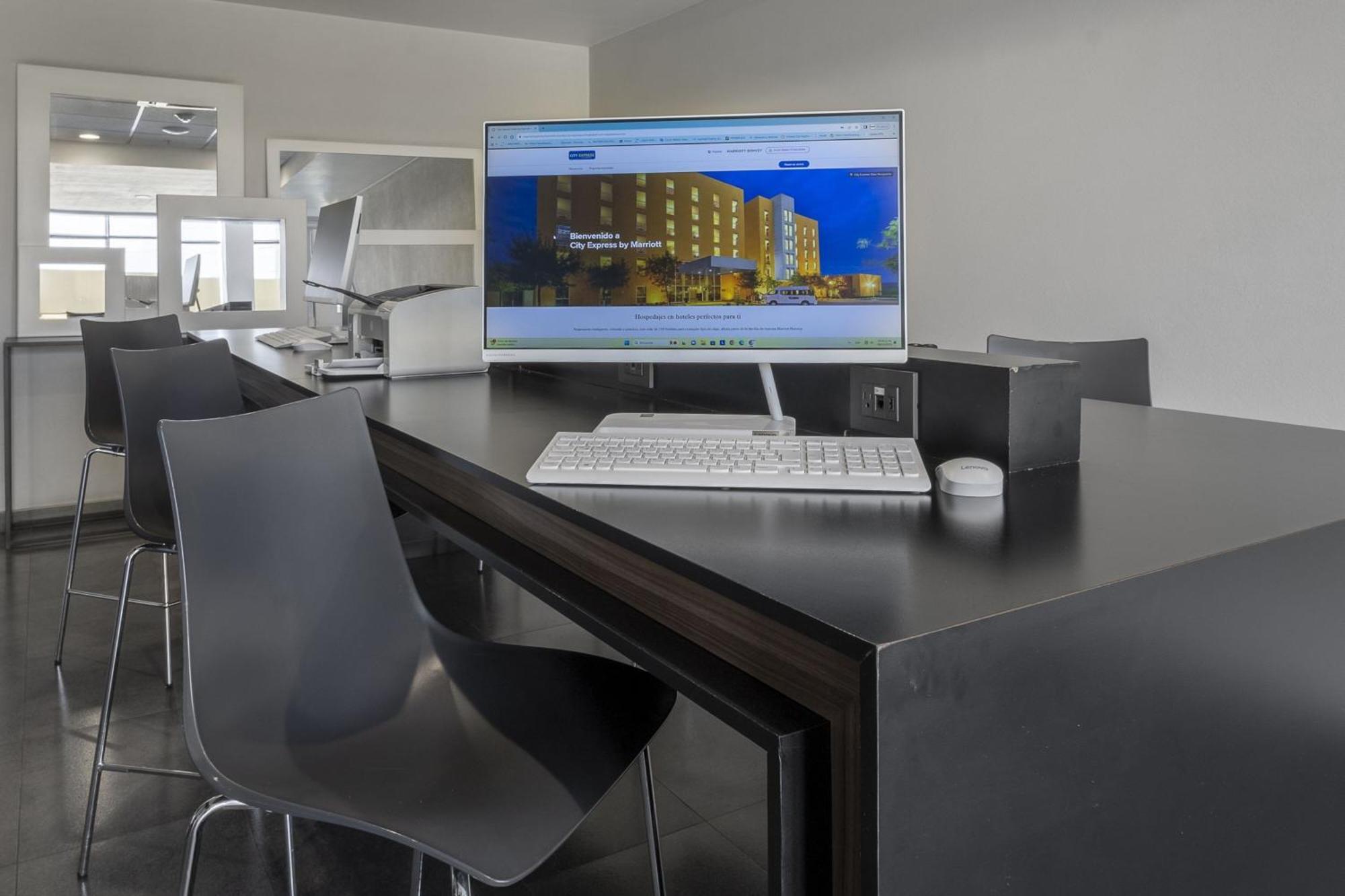 City Express By Marriott Guadalajara Aeropuerto Las Pintas Екстериор снимка