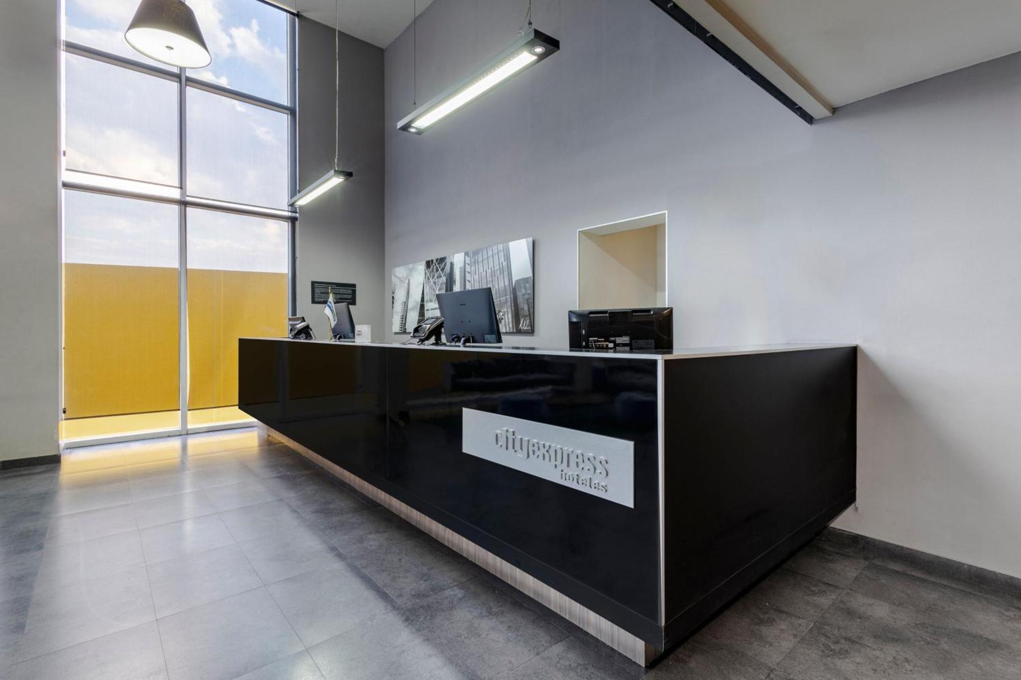 City Express By Marriott Guadalajara Aeropuerto Las Pintas Екстериор снимка