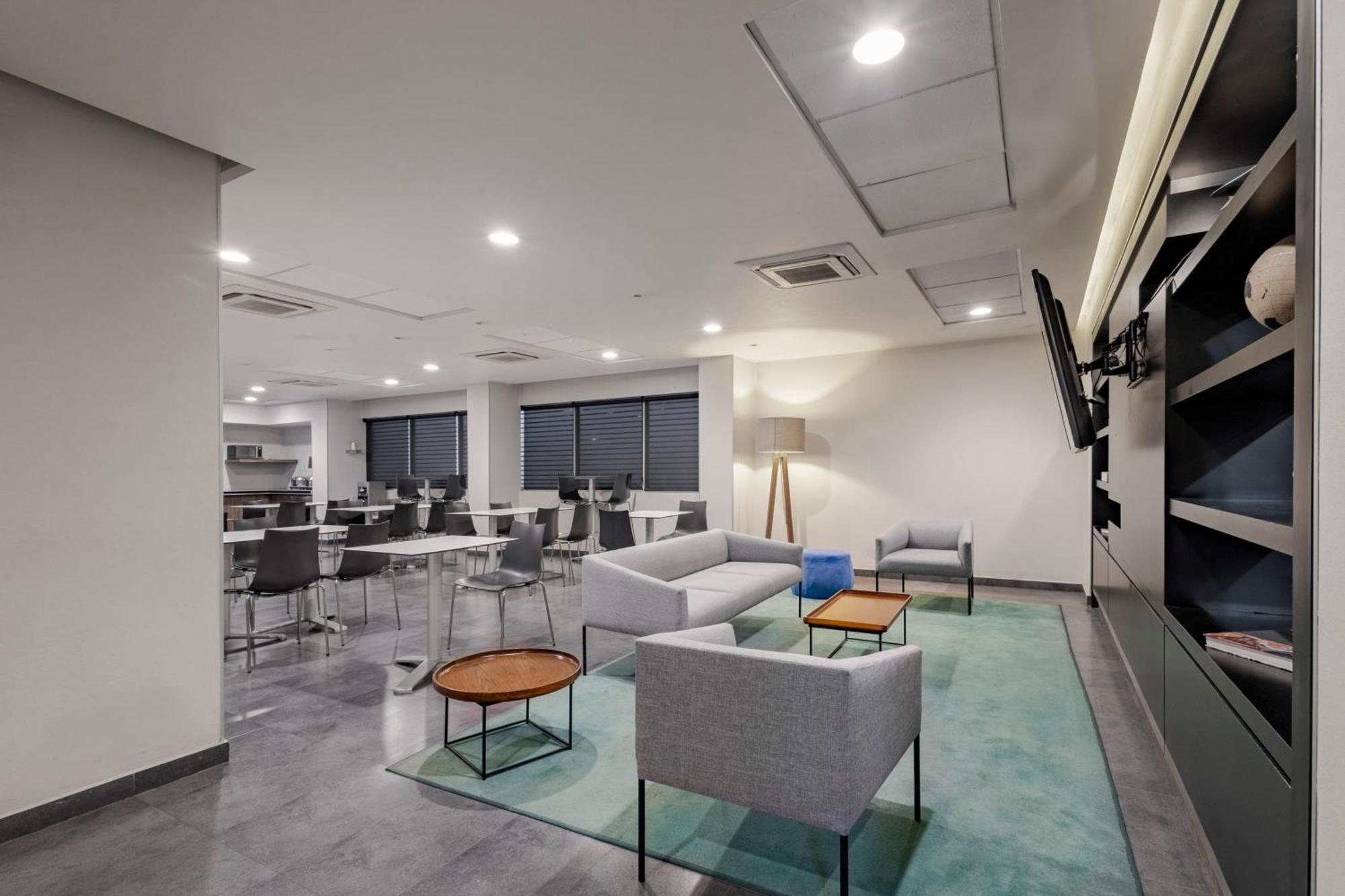 City Express By Marriott Guadalajara Aeropuerto Las Pintas Екстериор снимка