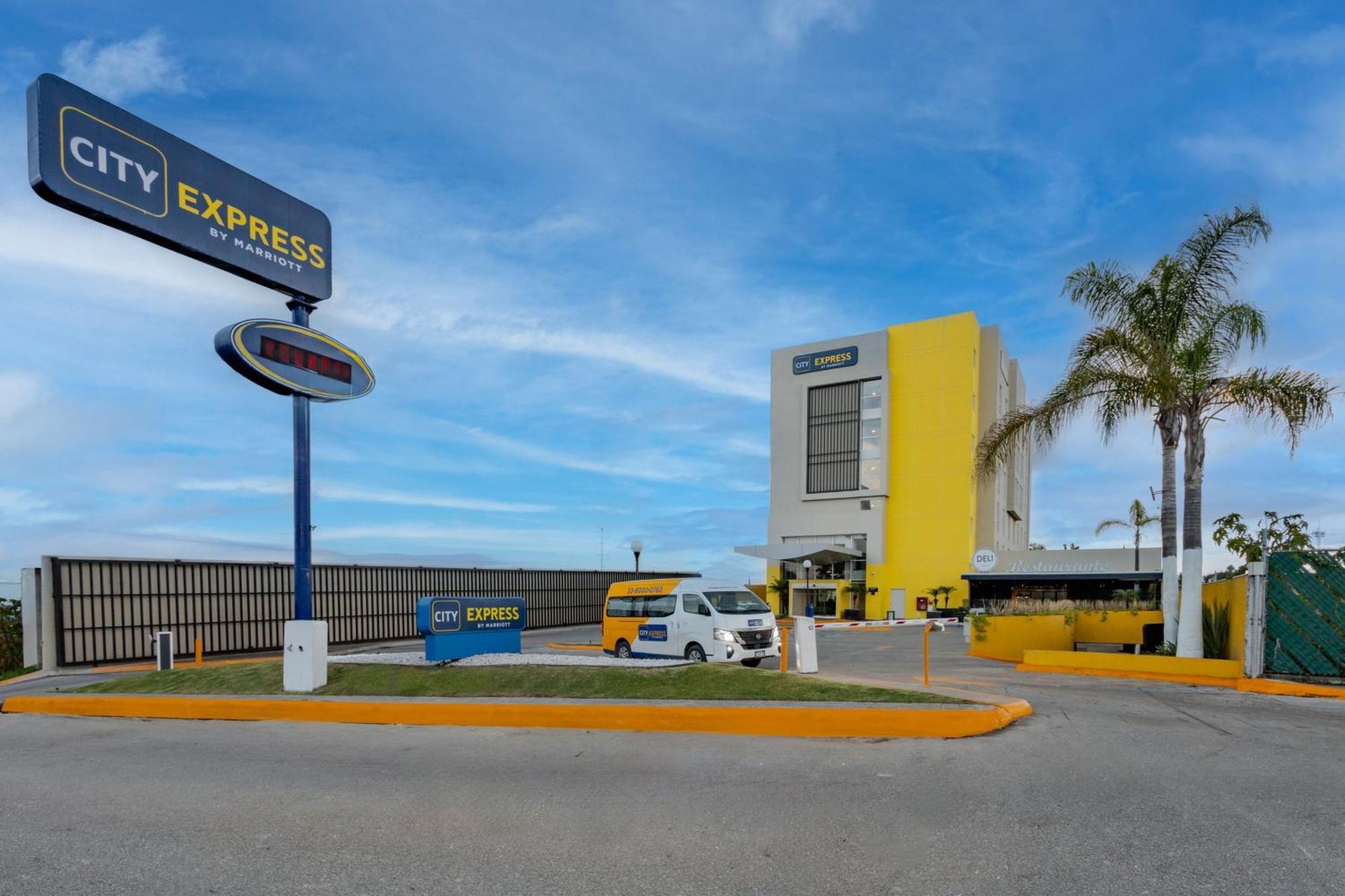 City Express By Marriott Guadalajara Aeropuerto Las Pintas Екстериор снимка